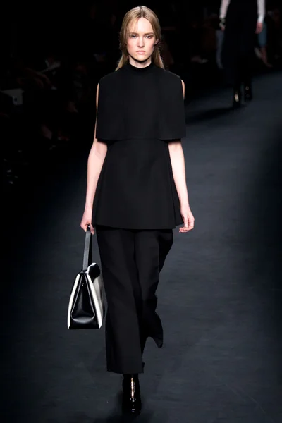 Look 7